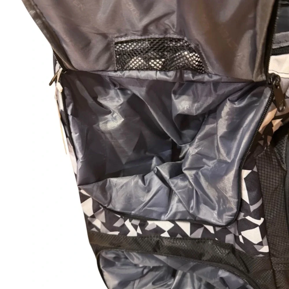 Rucyen Sports Backpack Unisex Large Black White New Ball Compartment Fence Hook